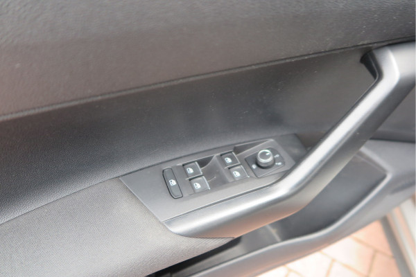 Volkswagen Polo 1.0 TSI 85kw 116pk Highline Business 2xR-Line , Beats audio , PDC, Navi, Carplay, LMV, Cruisecontrol. dealer onderhouden.