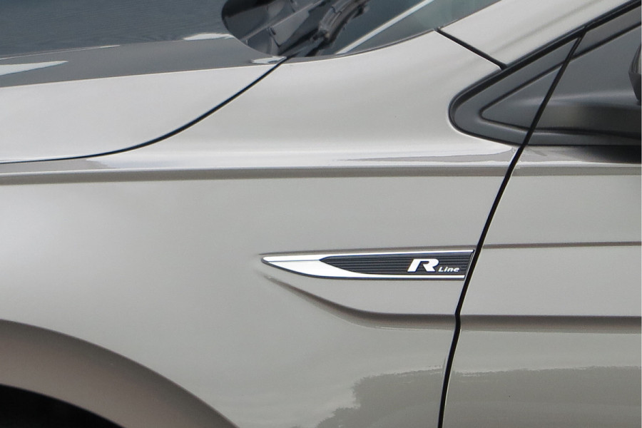 Volkswagen Polo 1.0 TSI 85kw 116pk Highline Business 2xR-Line , Beats audio , PDC, Navi, Carplay, LMV, Cruisecontrol. dealer onderhouden.