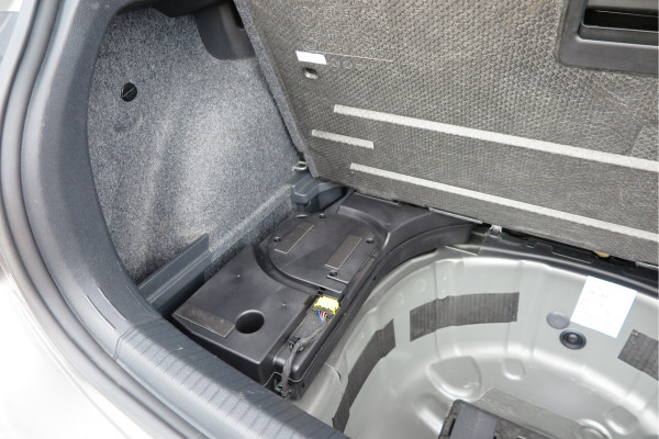 Volkswagen Polo 1.0 TSI 85kw 116pk Highline Business 2xR-Line , Beats audio , PDC, Navi, Carplay, LMV, Cruisecontrol. dealer onderhouden.