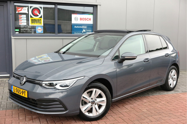 Volkswagen Golf 1.5 TSI 96kw 130pk Style , Panorama dak , Led, Virtual cockpit ,Trekhaak uitklapbaar, PDC, Navigatie via Carplay , DAB+ , Stoelverwarming,Alcantara bekleding, etc. Volkswagen Golf 1.5 TSI 96kw 130pk Style , Panorama dak , Led, Virtual cockpit ,Trekhaak uitklapbaar, PDC, Navigatie via Carplay , DAB+ , Stoelverwarming,Alcantara bekleding, etc.