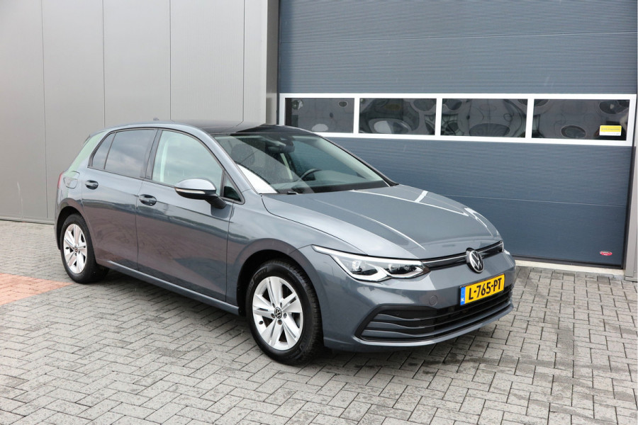 Volkswagen Golf 1.5 TSI 96kw 130pk Style , Panorama dak , Led, Virtual cockpit ,Trekhaak uitklapbaar, PDC, Navigatie via Carplay , DAB+ , Stoelverwarming,Alcantara bekleding, etc. Volkswagen Golf 1.5 TSI 96kw 130pk Style , Panorama dak , Led, Virtual cockpit ,Trekhaak uitklapbaar, PDC, Navigatie via Carplay , DAB+ , Stoelverwarming,Alcantara bekleding, etc.
