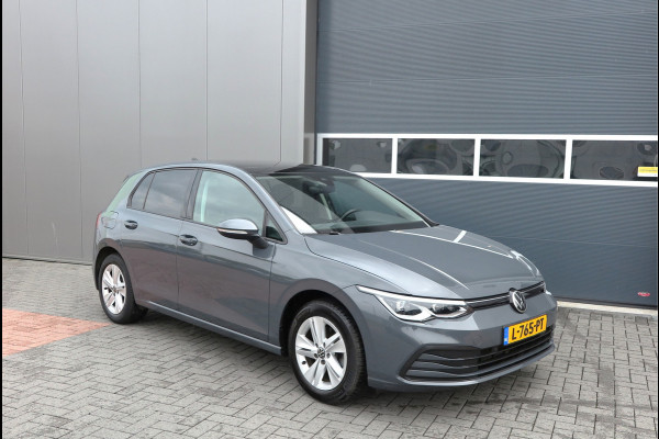 Volkswagen Golf 1.5 TSI 96kw 130pk Style , Panorama dak , Led, Virtual cockpit ,Trekhaak uitklapbaar, PDC, Navigatie via Carplay , DAB+ , Stoelverwarming,Alcantara bekleding, etc. Volkswagen Golf 1.5 TSI 96kw 130pk Style , Panorama dak , Led, Virtual cockpit ,Trekhaak uitklapbaar, PDC, Navigatie via Carplay , DAB+ , Stoelverwarming,Alcantara bekleding, etc.