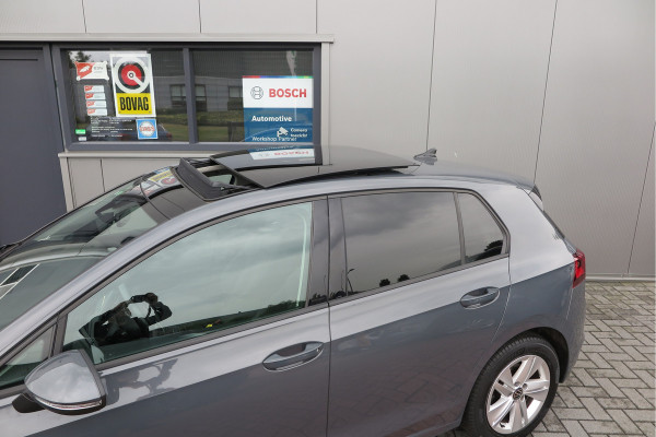 Volkswagen Golf 1.5 TSI 96kw 130pk Style , Panorama dak , Led, Virtual cockpit ,Trekhaak uitklapbaar, PDC, Navigatie via Carplay , DAB+ , Stoelverwarming,Alcantara bekleding, etc. Volkswagen Golf 1.5 TSI 96kw 130pk Style , Panorama dak , Led, Virtual cockpit ,Trekhaak uitklapbaar, PDC, Navigatie via Carplay , DAB+ , Stoelverwarming,Alcantara bekleding, etc.