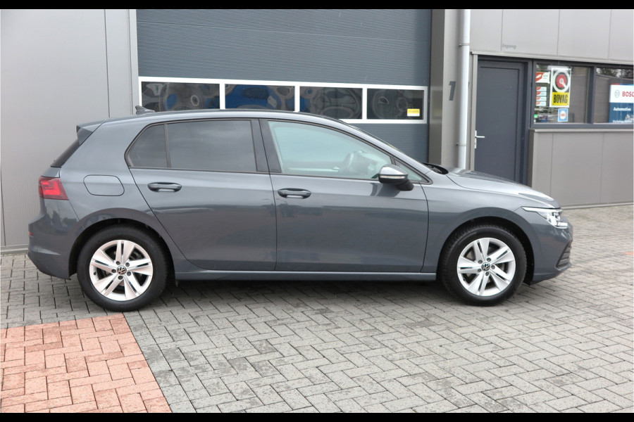 Volkswagen Golf 1.5 TSI 96kw 130pk Style , Panorama dak , Led, Virtual cockpit ,Trekhaak uitklapbaar, PDC, Navigatie via Carplay , DAB+ , Stoelverwarming,Alcantara bekleding, etc. Volkswagen Golf 1.5 TSI 96kw 130pk Style , Panorama dak , Led, Virtual cockpit ,Trekhaak uitklapbaar, PDC, Navigatie via Carplay , DAB+ , Stoelverwarming,Alcantara bekleding, etc.