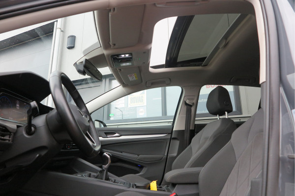 Volkswagen Golf 1.5 TSI 96kw 130pk Style , Panorama dak , Led, Virtual cockpit ,Trekhaak uitklapbaar, PDC, Navigatie via Carplay , DAB+ , Stoelverwarming,Alcantara bekleding, etc. Volkswagen Golf 1.5 TSI 96kw 130pk Style , Panorama dak , Led, Virtual cockpit ,Trekhaak uitklapbaar, PDC, Navigatie via Carplay , DAB+ , Stoelverwarming,Alcantara bekleding, etc.