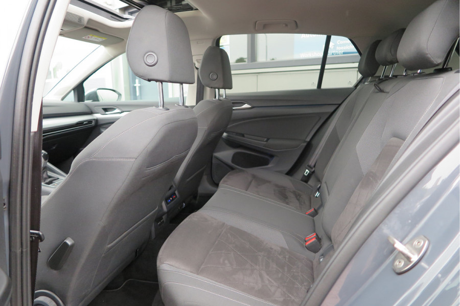 Volkswagen Golf 1.5 TSI 96kw 130pk Style , Panorama dak , Led, Virtual cockpit ,Trekhaak uitklapbaar, PDC, Navigatie via Carplay , DAB+ , Stoelverwarming,Alcantara bekleding, etc. Volkswagen Golf 1.5 TSI 96kw 130pk Style , Panorama dak , Led, Virtual cockpit ,Trekhaak uitklapbaar, PDC, Navigatie via Carplay , DAB+ , Stoelverwarming,Alcantara bekleding, etc.