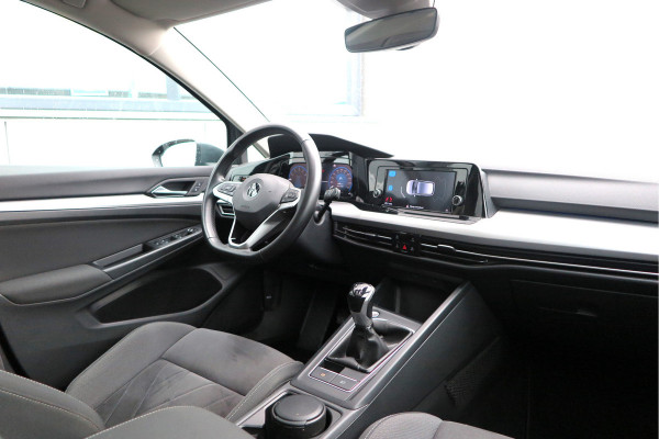 Volkswagen Golf 1.5 TSI 96kw 130pk Style , Panorama dak , Led, Virtual cockpit ,Trekhaak uitklapbaar, PDC, Navigatie via Carplay , DAB+ , Stoelverwarming,Alcantara bekleding, etc. Volkswagen Golf 1.5 TSI 96kw 130pk Style , Panorama dak , Led, Virtual cockpit ,Trekhaak uitklapbaar, PDC, Navigatie via Carplay , DAB+ , Stoelverwarming,Alcantara bekleding, etc.