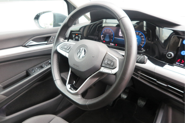 Volkswagen Golf 1.5 TSI 96kw 130pk Style , Panorama dak , Led, Virtual cockpit ,Trekhaak uitklapbaar, PDC, Navigatie via Carplay , DAB+ , Stoelverwarming,Alcantara bekleding, etc. Volkswagen Golf 1.5 TSI 96kw 130pk Style , Panorama dak , Led, Virtual cockpit ,Trekhaak uitklapbaar, PDC, Navigatie via Carplay , DAB+ , Stoelverwarming,Alcantara bekleding, etc.