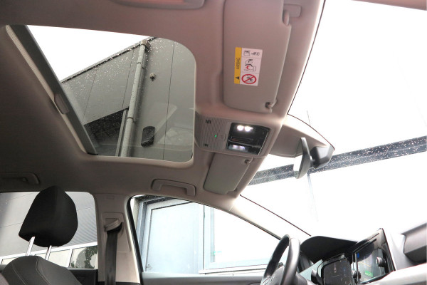 Volkswagen Golf 1.5 TSI 96kw 130pk Style , Panorama dak , Led, Virtual cockpit ,Trekhaak uitklapbaar, PDC, Navigatie via Carplay , DAB+ , Stoelverwarming,Alcantara bekleding, etc. Volkswagen Golf 1.5 TSI 96kw 130pk Style , Panorama dak , Led, Virtual cockpit ,Trekhaak uitklapbaar, PDC, Navigatie via Carplay , DAB+ , Stoelverwarming,Alcantara bekleding, etc.