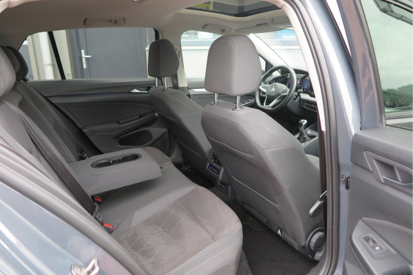 Volkswagen Golf 1.5 TSI 96kw 130pk Style , Panorama dak , Led, Virtual cockpit ,Trekhaak uitklapbaar, PDC, Navigatie via Carplay , DAB+ , Stoelverwarming,Alcantara bekleding, etc. Volkswagen Golf 1.5 TSI 96kw 130pk Style , Panorama dak , Led, Virtual cockpit ,Trekhaak uitklapbaar, PDC, Navigatie via Carplay , DAB+ , Stoelverwarming,Alcantara bekleding, etc.