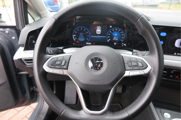 Volkswagen Golf 1.5 TSI 96kw 130pk Style , Panorama dak , Led, Virtual cockpit ,Trekhaak uitklapbaar, PDC, Navigatie via Carplay , DAB+ , Stoelverwarming,Alcantara bekleding, etc. Volkswagen Golf 1.5 TSI 96kw 130pk Style , Panorama dak , Led, Virtual cockpit ,Trekhaak uitklapbaar, PDC, Navigatie via Carplay , DAB+ , Stoelverwarming,Alcantara bekleding, etc.