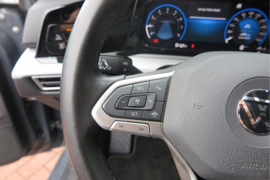 Volkswagen Golf 1.5 TSI 96kw 130pk Style , Panorama dak , Led, Virtual cockpit ,Trekhaak uitklapbaar, PDC, Navigatie via Carplay , DAB+ , Stoelverwarming,Alcantara bekleding, etc. Volkswagen Golf 1.5 TSI 96kw 130pk Style , Panorama dak , Led, Virtual cockpit ,Trekhaak uitklapbaar, PDC, Navigatie via Carplay , DAB+ , Stoelverwarming,Alcantara bekleding, etc.