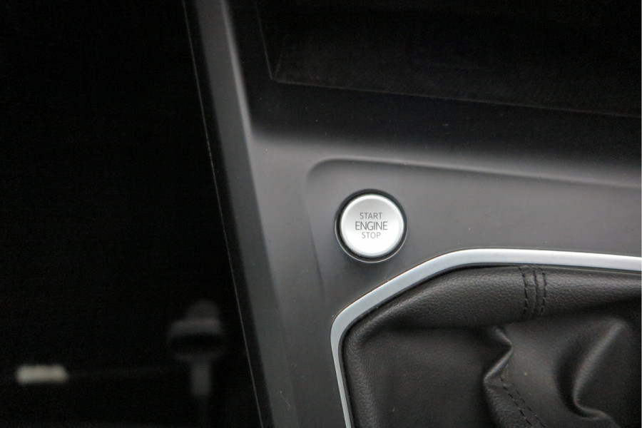 Volkswagen Golf 1.5 TSI 96kw 130pk Style , Panorama dak , Led, Virtual cockpit ,Trekhaak uitklapbaar, PDC, Navigatie via Carplay , DAB+ , Stoelverwarming,Alcantara bekleding, etc. Volkswagen Golf 1.5 TSI 96kw 130pk Style , Panorama dak , Led, Virtual cockpit ,Trekhaak uitklapbaar, PDC, Navigatie via Carplay , DAB+ , Stoelverwarming,Alcantara bekleding, etc.