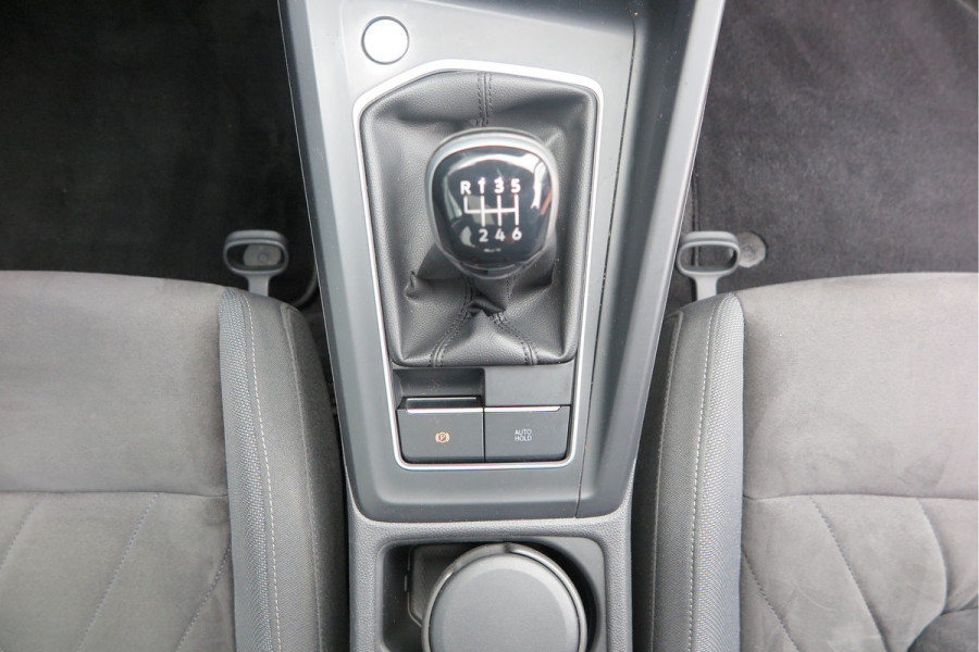 Volkswagen Golf 1.5 TSI 96kw 130pk Style , Panorama dak , Led, Virtual cockpit ,Trekhaak uitklapbaar, PDC, Navigatie via Carplay , DAB+ , Stoelverwarming,Alcantara bekleding, etc. Volkswagen Golf 1.5 TSI 96kw 130pk Style , Panorama dak , Led, Virtual cockpit ,Trekhaak uitklapbaar, PDC, Navigatie via Carplay , DAB+ , Stoelverwarming,Alcantara bekleding, etc.