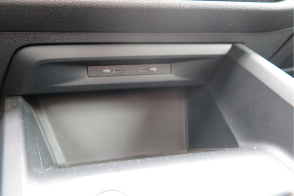 Volkswagen Golf 1.5 TSI 96kw 130pk Style , Panorama dak , Led, Virtual cockpit ,Trekhaak uitklapbaar, PDC, Navigatie via Carplay , DAB+ , Stoelverwarming,Alcantara bekleding, etc. Volkswagen Golf 1.5 TSI 96kw 130pk Style , Panorama dak , Led, Virtual cockpit ,Trekhaak uitklapbaar, PDC, Navigatie via Carplay , DAB+ , Stoelverwarming,Alcantara bekleding, etc.