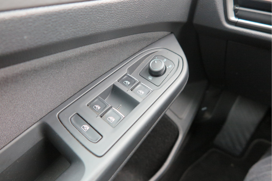 Volkswagen Golf 1.5 TSI 96kw 130pk Style , Panorama dak , Led, Virtual cockpit ,Trekhaak uitklapbaar, PDC, Navigatie via Carplay , DAB+ , Stoelverwarming,Alcantara bekleding, etc. Volkswagen Golf 1.5 TSI 96kw 130pk Style , Panorama dak , Led, Virtual cockpit ,Trekhaak uitklapbaar, PDC, Navigatie via Carplay , DAB+ , Stoelverwarming,Alcantara bekleding, etc.