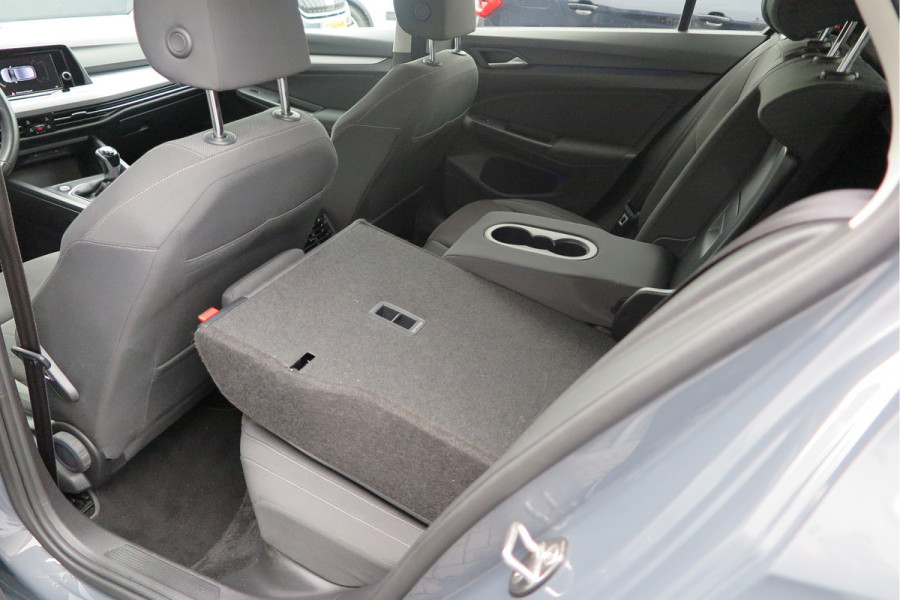 Volkswagen Golf 1.5 TSI 96kw 130pk Style , Panorama dak , Led, Virtual cockpit ,Trekhaak uitklapbaar, PDC, Navigatie via Carplay , DAB+ , Stoelverwarming,Alcantara bekleding, etc. Volkswagen Golf 1.5 TSI 96kw 130pk Style , Panorama dak , Led, Virtual cockpit ,Trekhaak uitklapbaar, PDC, Navigatie via Carplay , DAB+ , Stoelverwarming,Alcantara bekleding, etc.