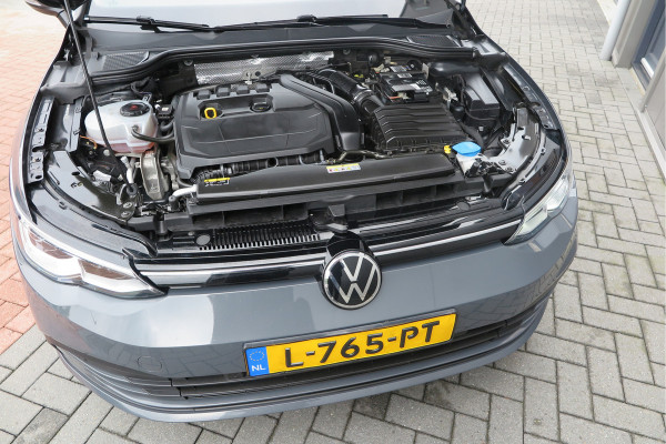 Volkswagen Golf 1.5 TSI 96kw 130pk Style , Panorama dak , Led, Virtual cockpit ,Trekhaak uitklapbaar, PDC, Navigatie via Carplay , DAB+ , Stoelverwarming,Alcantara bekleding, etc. Volkswagen Golf 1.5 TSI 96kw 130pk Style , Panorama dak , Led, Virtual cockpit ,Trekhaak uitklapbaar, PDC, Navigatie via Carplay , DAB+ , Stoelverwarming,Alcantara bekleding, etc.