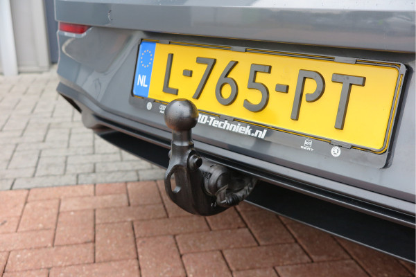 Volkswagen Golf 1.5 TSI 96kw 130pk Style , Panorama dak , Led, Virtual cockpit ,Trekhaak uitklapbaar, PDC, Navigatie via Carplay , DAB+ , Stoelverwarming,Alcantara bekleding, etc. Volkswagen Golf 1.5 TSI 96kw 130pk Style , Panorama dak , Led, Virtual cockpit ,Trekhaak uitklapbaar, PDC, Navigatie via Carplay , DAB+ , Stoelverwarming,Alcantara bekleding, etc.