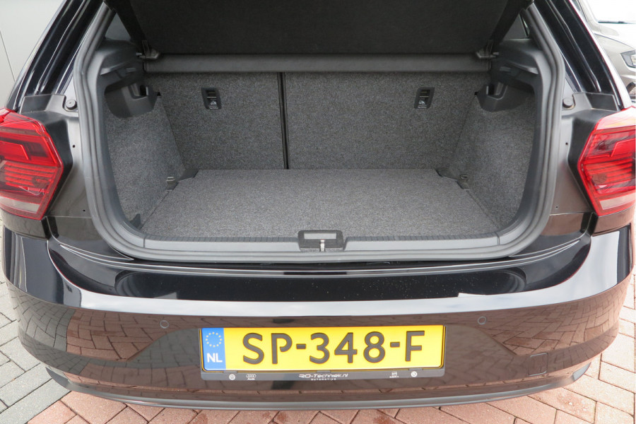 Volkswagen Polo 1.0 TSI 85kw 116pk Highline R-Line , Panoramadak, Led , PDC, Cruise, Carplay , Achteruitrijcamera , Sportstoelen , Actieve demping .DAB+, etc . Volkswagen Polo 1.0 TSI 85kw 116pk Highline R-Line , Panoramadak, Led , PDC, Cruise, Carplay , Achteruitrijcamera , Sportstoelen , Actieve demping .DAB+, etc .