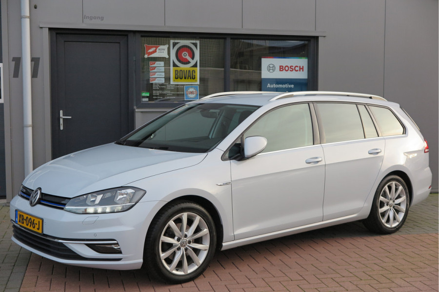 Volkswagen GOLF Variant 1.5 TSI 96kw 130pk Highline , Adaptive cruise ,Virtual cockpit,Navi, Trekhaak(afneembaar), Stoelverwarming, Alcantara, 17"Lichtmetalen velgen, DAB+ radio , Carplay , PDC, Camera, etc. Onderhoudshistorie volledig & bekend. Volkswagen GOLF Variant 1.5 TSI 96kw 130pk Highline , Adaptive cruise ,Virtual cockpit,Navi, Trekhaak(afneembaar), Stoelverwarming, Alcantara, 17"Lichtmetalen velgen, DAB+ radio , Carplay , PDC, Camera, etc. Onderhoudshistorie volledig & bekend.