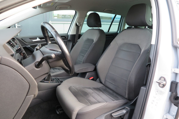 Volkswagen GOLF Variant 1.5 TSI 96kw 130pk Highline , Adaptive cruise ,Virtual cockpit,Navi, Trekhaak(afneembaar), Stoelverwarming, Alcantara, 17"Lichtmetalen velgen, DAB+ radio , Carplay , PDC, Camera, etc. Onderhoudshistorie volledig & bekend. Volkswagen GOLF Variant 1.5 TSI 96kw 130pk Highline , Adaptive cruise ,Virtual cockpit,Navi, Trekhaak(afneembaar), Stoelverwarming, Alcantara, 17"Lichtmetalen velgen, DAB+ radio , Carplay , PDC, Camera, etc. Onderhoudshistorie volledig & bekend.
