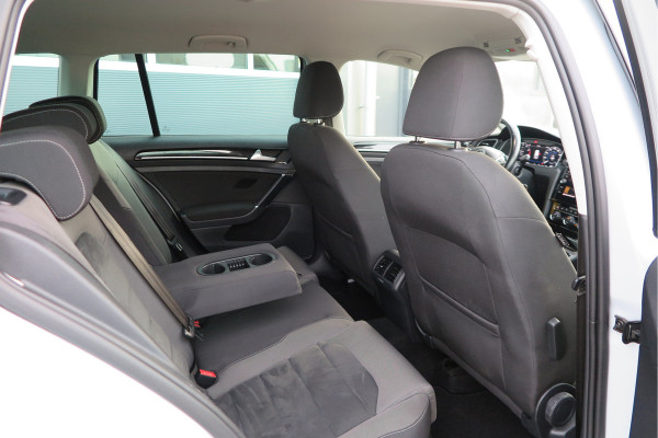 Volkswagen GOLF Variant 1.5 TSI 96kw 130pk Highline , Adaptive cruise ,Virtual cockpit,Navi, Trekhaak(afneembaar), Stoelverwarming, Alcantara, 17"Lichtmetalen velgen, DAB+ radio , Carplay , PDC, Camera, etc. Onderhoudshistorie volledig & bekend. Volkswagen GOLF Variant 1.5 TSI 96kw 130pk Highline , Adaptive cruise ,Virtual cockpit,Navi, Trekhaak(afneembaar), Stoelverwarming, Alcantara, 17"Lichtmetalen velgen, DAB+ radio , Carplay , PDC, Camera, etc. Onderhoudshistorie volledig & bekend.