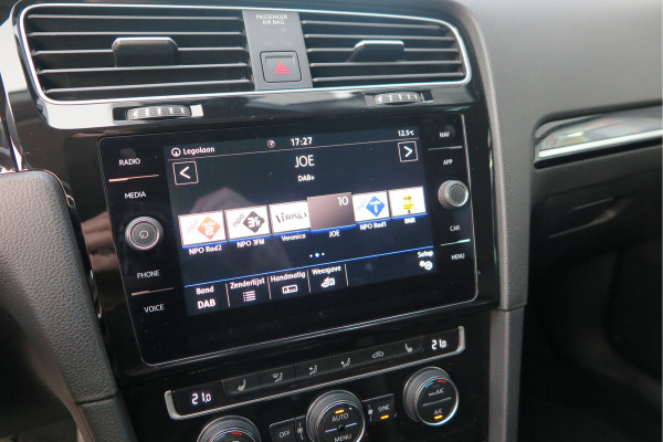 Volkswagen GOLF Variant 1.5 TSI 96kw 130pk Highline , Adaptive cruise ,Virtual cockpit,Navi, Trekhaak(afneembaar), Stoelverwarming, Alcantara, 17"Lichtmetalen velgen, DAB+ radio , Carplay , PDC, Camera, etc. Onderhoudshistorie volledig & bekend. Volkswagen GOLF Variant 1.5 TSI 96kw 130pk Highline , Adaptive cruise ,Virtual cockpit,Navi, Trekhaak(afneembaar), Stoelverwarming, Alcantara, 17"Lichtmetalen velgen, DAB+ radio , Carplay , PDC, Camera, etc. Onderhoudshistorie volledig & bekend.