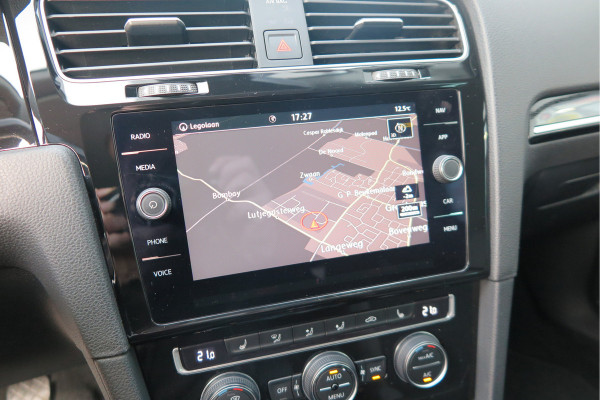 Volkswagen GOLF Variant 1.5 TSI 96kw 130pk Highline , Adaptive cruise ,Virtual cockpit,Navi, Trekhaak(afneembaar), Stoelverwarming, Alcantara, 17"Lichtmetalen velgen, DAB+ radio , Carplay , PDC, Camera, etc. Onderhoudshistorie volledig & bekend. Volkswagen GOLF Variant 1.5 TSI 96kw 130pk Highline , Adaptive cruise ,Virtual cockpit,Navi, Trekhaak(afneembaar), Stoelverwarming, Alcantara, 17"Lichtmetalen velgen, DAB+ radio , Carplay , PDC, Camera, etc. Onderhoudshistorie volledig & bekend.