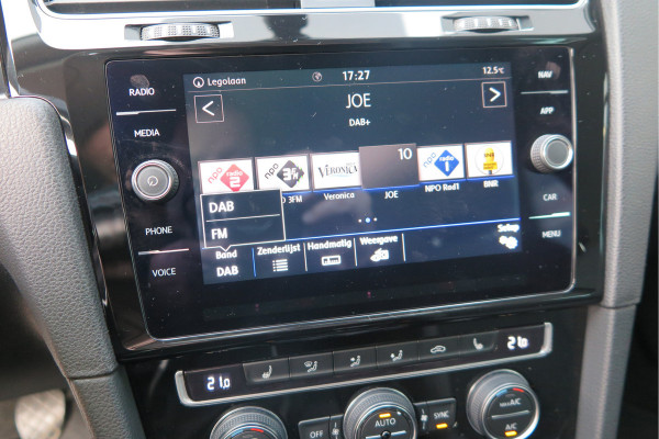 Volkswagen GOLF Variant 1.5 TSI 96kw 130pk Highline , Adaptive cruise ,Virtual cockpit,Navi, Trekhaak(afneembaar), Stoelverwarming, Alcantara, 17"Lichtmetalen velgen, DAB+ radio , Carplay , PDC, Camera, etc. Onderhoudshistorie volledig & bekend. Volkswagen GOLF Variant 1.5 TSI 96kw 130pk Highline , Adaptive cruise ,Virtual cockpit,Navi, Trekhaak(afneembaar), Stoelverwarming, Alcantara, 17"Lichtmetalen velgen, DAB+ radio , Carplay , PDC, Camera, etc. Onderhoudshistorie volledig & bekend.