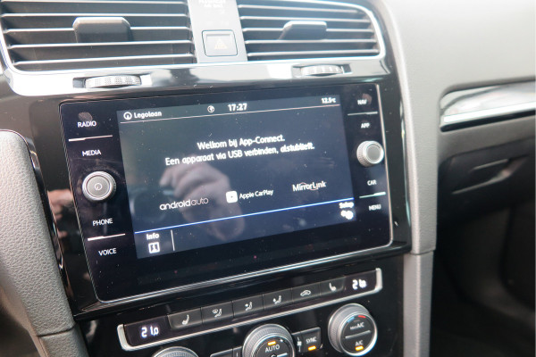 Volkswagen GOLF Variant 1.5 TSI 96kw 130pk Highline , Adaptive cruise ,Virtual cockpit,Navi, Trekhaak(afneembaar), Stoelverwarming, Alcantara, 17"Lichtmetalen velgen, DAB+ radio , Carplay , PDC, Camera, etc. Onderhoudshistorie volledig & bekend. Volkswagen GOLF Variant 1.5 TSI 96kw 130pk Highline , Adaptive cruise ,Virtual cockpit,Navi, Trekhaak(afneembaar), Stoelverwarming, Alcantara, 17"Lichtmetalen velgen, DAB+ radio , Carplay , PDC, Camera, etc. Onderhoudshistorie volledig & bekend.