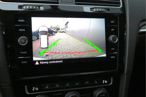 Volkswagen GOLF Variant 1.5 TSI 96kw 130pk Highline , Adaptive cruise ,Virtual cockpit,Navi, Trekhaak(afneembaar), Stoelverwarming, Alcantara, 17"Lichtmetalen velgen, DAB+ radio , Carplay , PDC, Camera, etc. Onderhoudshistorie volledig & bekend. Volkswagen GOLF Variant 1.5 TSI 96kw 130pk Highline , Adaptive cruise ,Virtual cockpit,Navi, Trekhaak(afneembaar), Stoelverwarming, Alcantara, 17"Lichtmetalen velgen, DAB+ radio , Carplay , PDC, Camera, etc. Onderhoudshistorie volledig & bekend.