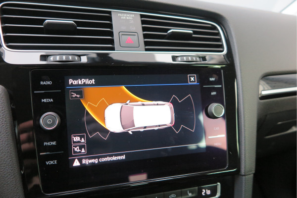 Volkswagen GOLF Variant 1.5 TSI 96kw 130pk Highline , Adaptive cruise ,Virtual cockpit,Navi, Trekhaak(afneembaar), Stoelverwarming, Alcantara, 17"Lichtmetalen velgen, DAB+ radio , Carplay , PDC, Camera, etc. Onderhoudshistorie volledig & bekend. Volkswagen GOLF Variant 1.5 TSI 96kw 130pk Highline , Adaptive cruise ,Virtual cockpit,Navi, Trekhaak(afneembaar), Stoelverwarming, Alcantara, 17"Lichtmetalen velgen, DAB+ radio , Carplay , PDC, Camera, etc. Onderhoudshistorie volledig & bekend.