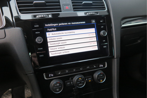 Volkswagen GOLF Variant 1.5 TSI 96kw 130pk Highline , Adaptive cruise ,Virtual cockpit,Navi, Trekhaak(afneembaar), Stoelverwarming, Alcantara, 17"Lichtmetalen velgen, DAB+ radio , Carplay , PDC, Camera, etc. Onderhoudshistorie volledig & bekend. Volkswagen GOLF Variant 1.5 TSI 96kw 130pk Highline , Adaptive cruise ,Virtual cockpit,Navi, Trekhaak(afneembaar), Stoelverwarming, Alcantara, 17"Lichtmetalen velgen, DAB+ radio , Carplay , PDC, Camera, etc. Onderhoudshistorie volledig & bekend.