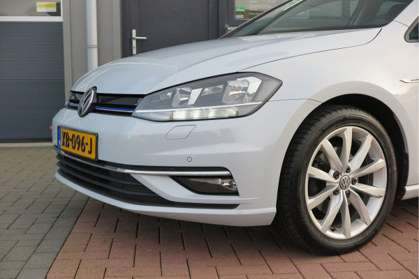 Volkswagen GOLF Variant 1.5 TSI 96kw 130pk Highline , Adaptive cruise ,Virtual cockpit,Navi, Trekhaak(afneembaar), Stoelverwarming, Alcantara, 17"Lichtmetalen velgen, DAB+ radio , Carplay , PDC, Camera, etc. Onderhoudshistorie volledig & bekend. Volkswagen GOLF Variant 1.5 TSI 96kw 130pk Highline , Adaptive cruise ,Virtual cockpit,Navi, Trekhaak(afneembaar), Stoelverwarming, Alcantara, 17"Lichtmetalen velgen, DAB+ radio , Carplay , PDC, Camera, etc. Onderhoudshistorie volledig & bekend.