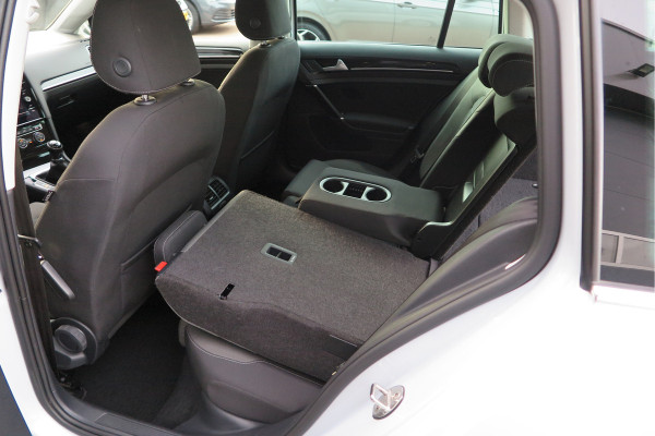 Volkswagen GOLF Variant 1.5 TSI 96kw 130pk Highline , Adaptive cruise ,Virtual cockpit,Navi, Trekhaak(afneembaar), Stoelverwarming, Alcantara, 17"Lichtmetalen velgen, DAB+ radio , Carplay , PDC, Camera, etc. Onderhoudshistorie volledig & bekend. Volkswagen GOLF Variant 1.5 TSI 96kw 130pk Highline , Adaptive cruise ,Virtual cockpit,Navi, Trekhaak(afneembaar), Stoelverwarming, Alcantara, 17"Lichtmetalen velgen, DAB+ radio , Carplay , PDC, Camera, etc. Onderhoudshistorie volledig & bekend.