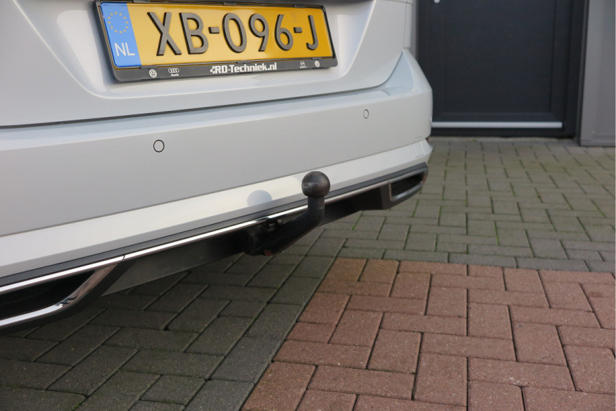 Volkswagen GOLF Variant 1.5 TSI 96kw 130pk Highline , Adaptive cruise ,Virtual cockpit,Navi, Trekhaak(afneembaar), Stoelverwarming, Alcantara, 17"Lichtmetalen velgen, DAB+ radio , Carplay , PDC, Camera, etc. Onderhoudshistorie volledig & bekend. Volkswagen GOLF Variant 1.5 TSI 96kw 130pk Highline , Adaptive cruise ,Virtual cockpit,Navi, Trekhaak(afneembaar), Stoelverwarming, Alcantara, 17"Lichtmetalen velgen, DAB+ radio , Carplay , PDC, Camera, etc. Onderhoudshistorie volledig & bekend.