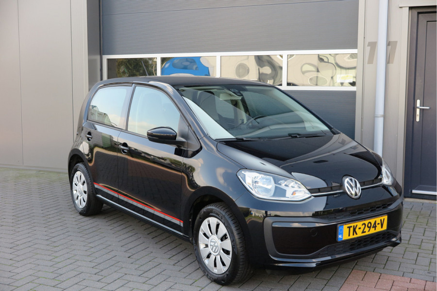 Volkswagen up! 1.0 BMT 60pk move up! , DAB+ radio, Maps&More , Airco , etc Cruisecontrol tegen €550,- meerprijs . Volkswagen up! 1.0 BMT 60pk move up! , DAB+ radio, Maps&More , Airco , etc Cruisecontrol tegen €550,- meerprijs .