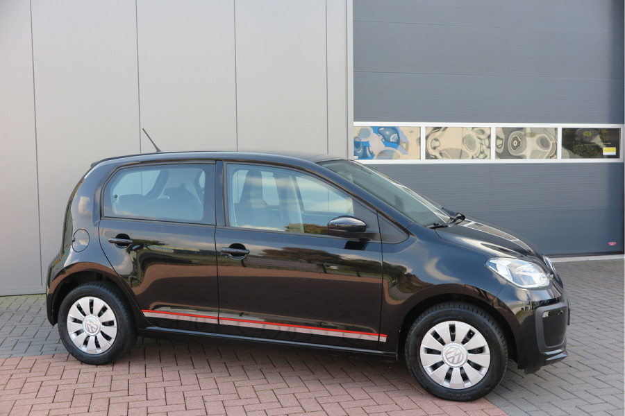 Volkswagen up! 1.0 BMT 60pk move up! , DAB+ radio, Maps&More , Airco , etc Cruisecontrol tegen €550,- meerprijs . Volkswagen up! 1.0 BMT 60pk move up! , DAB+ radio, Maps&More , Airco , etc Cruisecontrol tegen €550,- meerprijs .