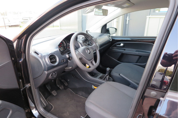 Volkswagen up! 1.0 BMT 60pk move up! , DAB+ radio, Maps&More , Airco , etc Cruisecontrol tegen €550,- meerprijs . Volkswagen up! 1.0 BMT 60pk move up! , DAB+ radio, Maps&More , Airco , etc Cruisecontrol tegen €550,- meerprijs .