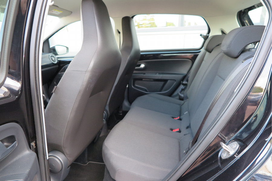 Volkswagen up! 1.0 BMT 60pk move up! , DAB+ radio, Maps&More , Airco , etc Cruisecontrol tegen €550,- meerprijs . Volkswagen up! 1.0 BMT 60pk move up! , DAB+ radio, Maps&More , Airco , etc Cruisecontrol tegen €550,- meerprijs .