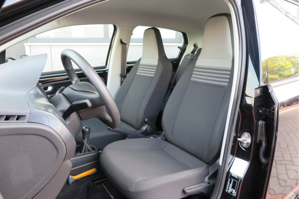 Volkswagen up! 1.0 BMT 60pk move up! , DAB+ radio, Maps&More , Airco , etc Cruisecontrol tegen €550,- meerprijs . Volkswagen up! 1.0 BMT 60pk move up! , DAB+ radio, Maps&More , Airco , etc Cruisecontrol tegen €550,- meerprijs .