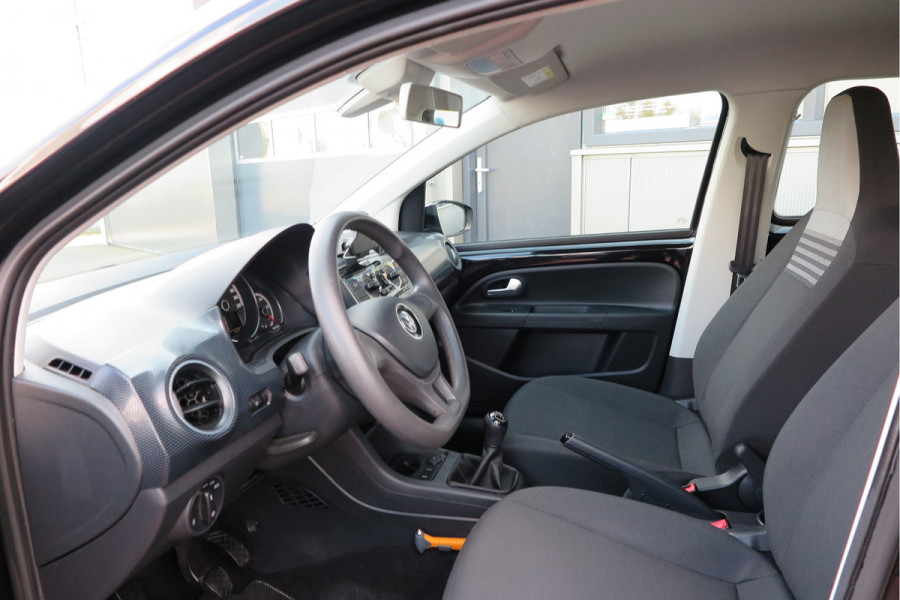 Volkswagen up! 1.0 BMT 60pk move up! , DAB+ radio, Maps&More , Airco , etc Cruisecontrol tegen €550,- meerprijs . Volkswagen up! 1.0 BMT 60pk move up! , DAB+ radio, Maps&More , Airco , etc Cruisecontrol tegen €550,- meerprijs .