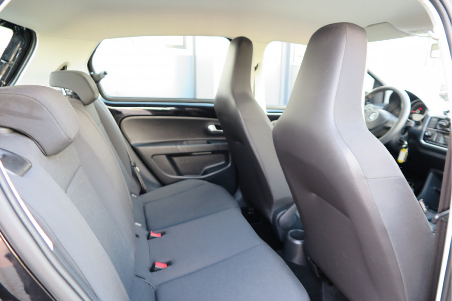 Volkswagen up! 1.0 BMT 60pk move up! , DAB+ radio, Maps&More , Airco , etc Cruisecontrol tegen €550,- meerprijs . Volkswagen up! 1.0 BMT 60pk move up! , DAB+ radio, Maps&More , Airco , etc Cruisecontrol tegen €550,- meerprijs .