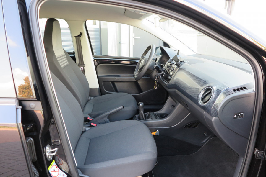 Volkswagen up! 1.0 BMT 60pk move up! , DAB+ radio, Maps&More , Airco , etc Cruisecontrol tegen €550,- meerprijs . Volkswagen up! 1.0 BMT 60pk move up! , DAB+ radio, Maps&More , Airco , etc Cruisecontrol tegen €550,- meerprijs .