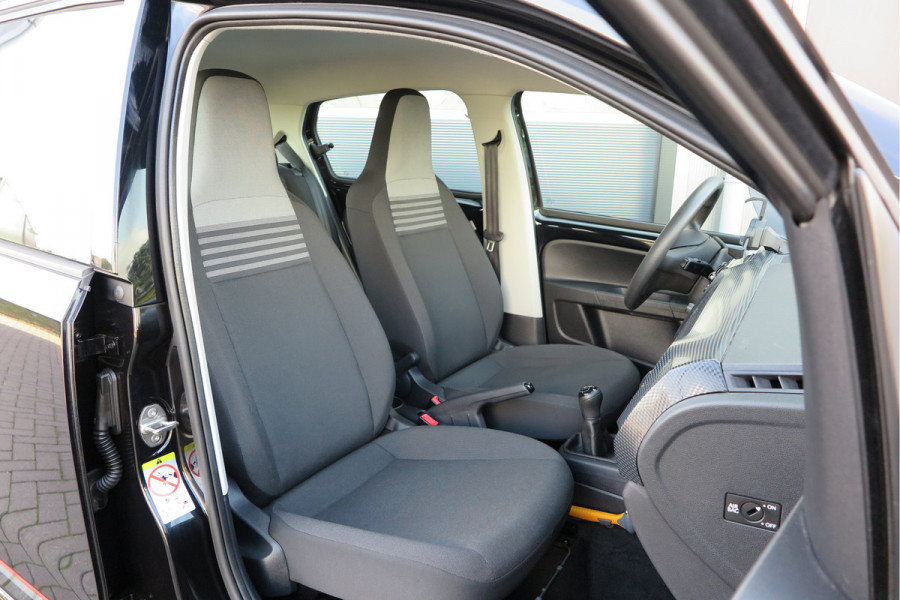 Volkswagen up! 1.0 BMT 60pk move up! , DAB+ radio, Maps&More , Airco , etc Cruisecontrol tegen €550,- meerprijs . Volkswagen up! 1.0 BMT 60pk move up! , DAB+ radio, Maps&More , Airco , etc Cruisecontrol tegen €550,- meerprijs .