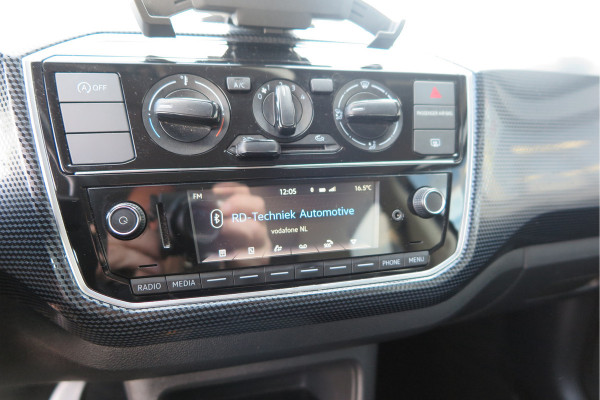 Volkswagen up! 1.0 BMT 60pk move up! , DAB+ radio, Maps&More , Airco , etc Cruisecontrol tegen €550,- meerprijs . Volkswagen up! 1.0 BMT 60pk move up! , DAB+ radio, Maps&More , Airco , etc Cruisecontrol tegen €550,- meerprijs .