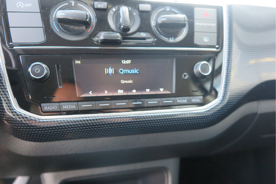 Volkswagen up! 1.0 BMT 60pk move up! , DAB+ radio, Maps&More , Airco , etc Cruisecontrol tegen €550,- meerprijs . Volkswagen up! 1.0 BMT 60pk move up! , DAB+ radio, Maps&More , Airco , etc Cruisecontrol tegen €550,- meerprijs .