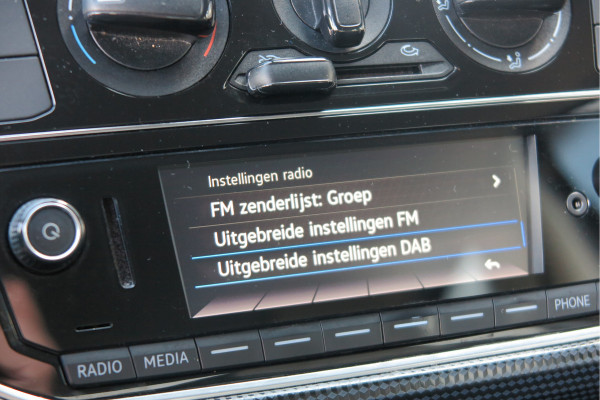 Volkswagen up! 1.0 BMT 60pk move up! , DAB+ radio, Maps&More , Airco , etc Cruisecontrol tegen €550,- meerprijs . Volkswagen up! 1.0 BMT 60pk move up! , DAB+ radio, Maps&More , Airco , etc Cruisecontrol tegen €550,- meerprijs .