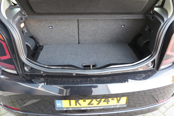 Volkswagen up! 1.0 BMT 60pk move up! , DAB+ radio, Maps&More , Airco , etc Cruisecontrol tegen €550,- meerprijs . Volkswagen up! 1.0 BMT 60pk move up! , DAB+ radio, Maps&More , Airco , etc Cruisecontrol tegen €550,- meerprijs .